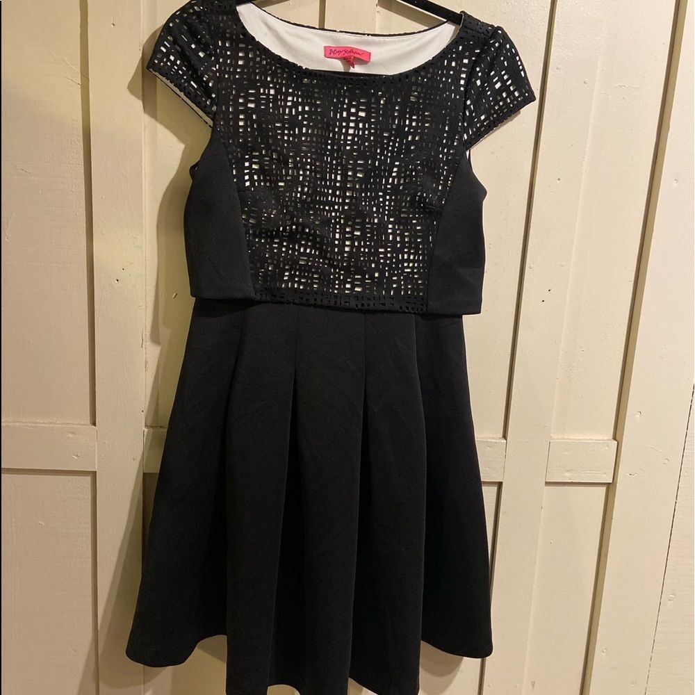Betsey Johnson black lace blouson style dress size 4